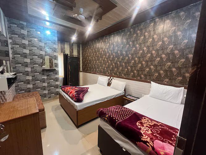 Triple Bed Family Room