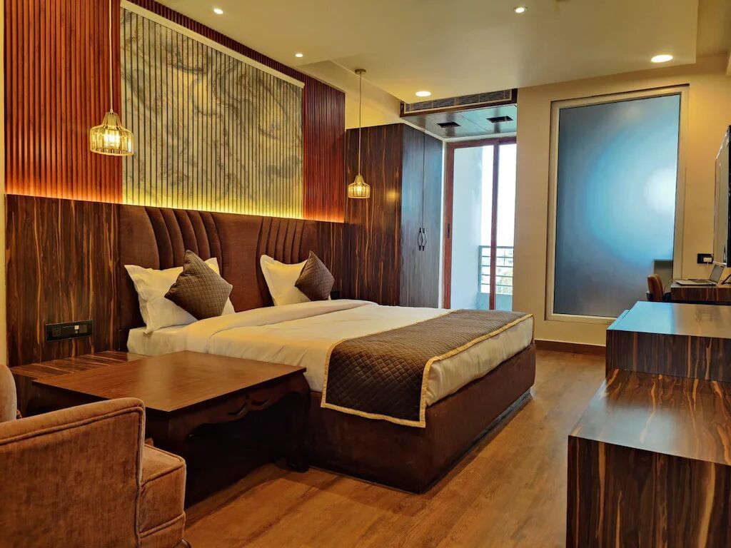 Premium Twin Room with Balcony