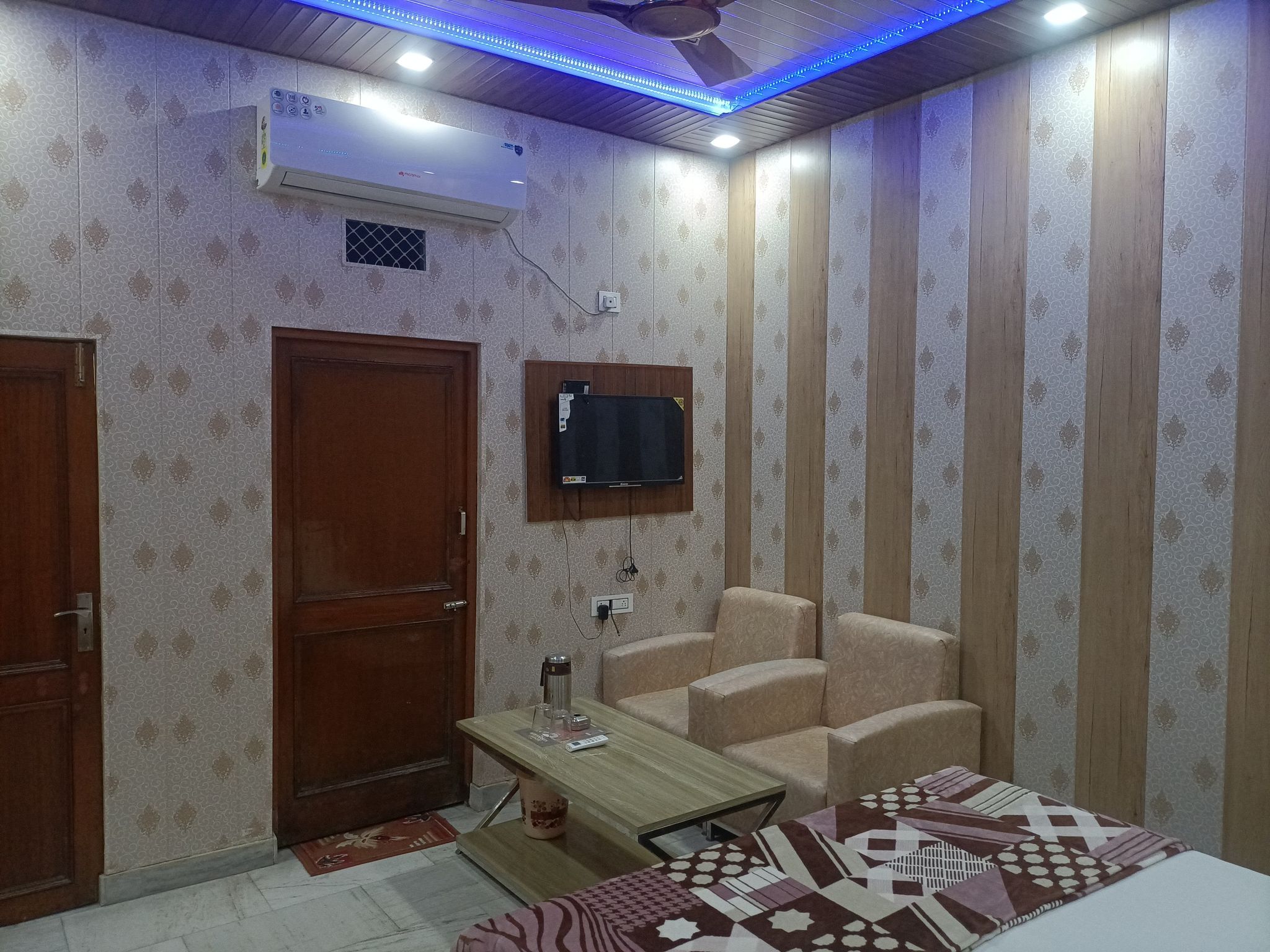  THE SIDDHARTH HOTEL Deluxe Room 4