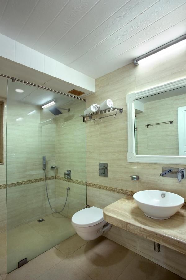 Villa San Lawrenz Standard Room with Balcony 4