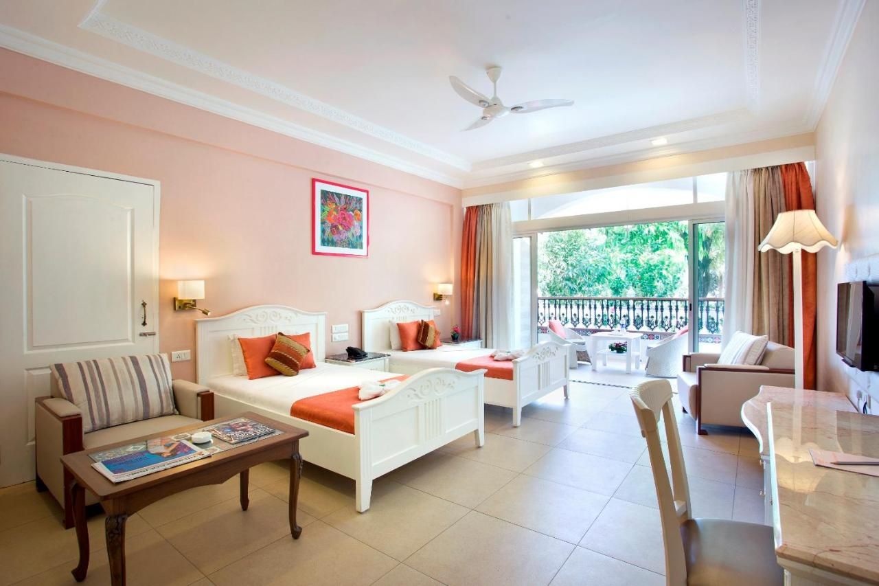 Family Suite Room with Pool View