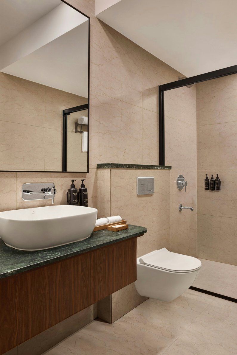 Winter Green Premium, Guest room, 1 King, Mountain view