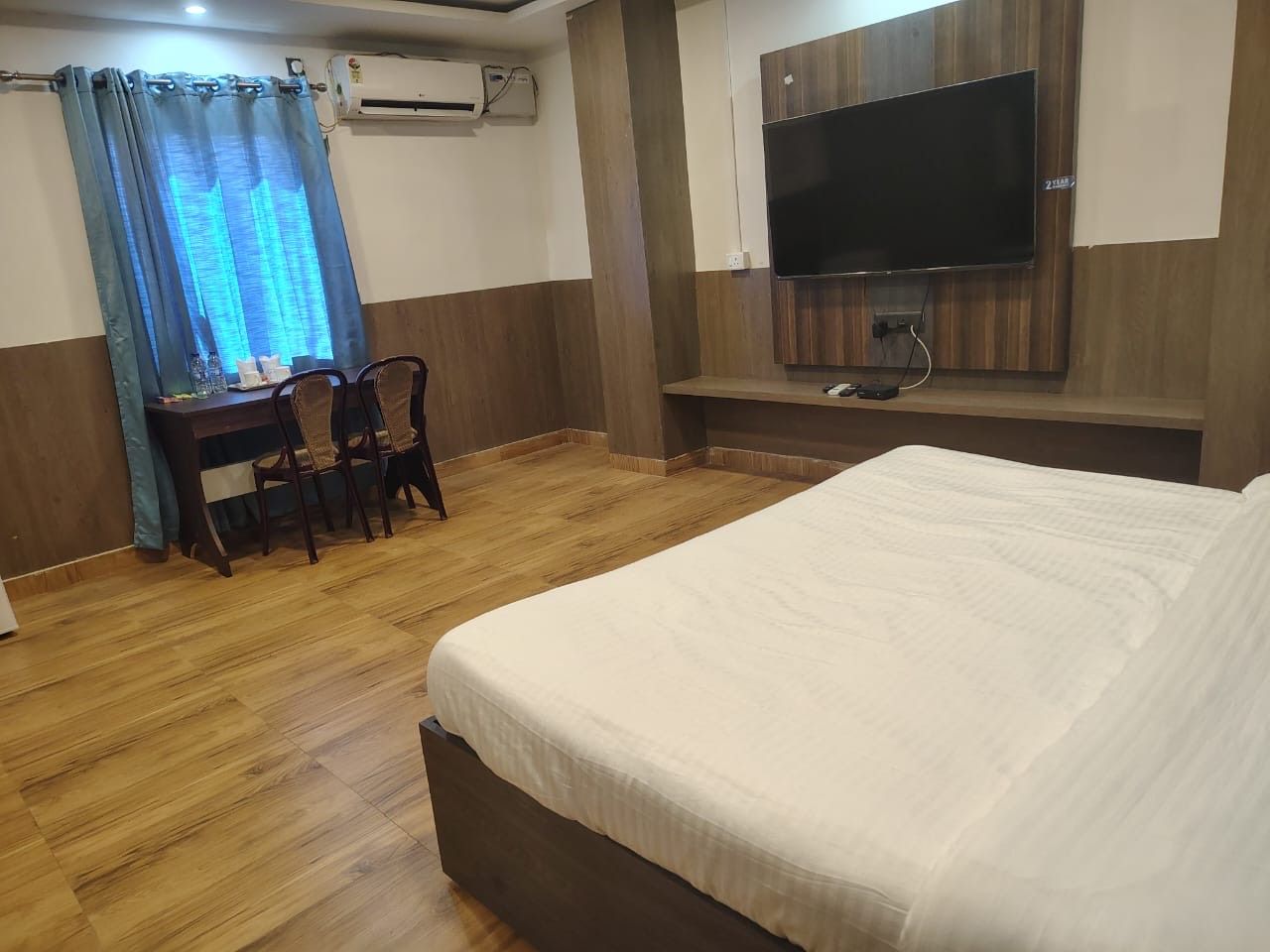 Single Deluxe Room