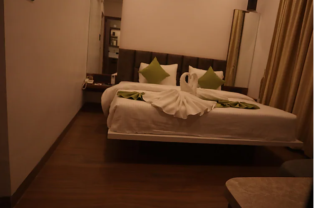 Deluxe Room King Bedded