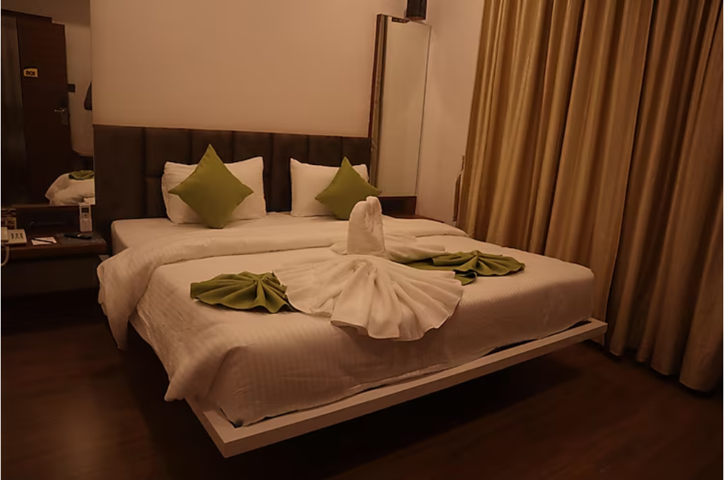 Deluxe Room King Bedded