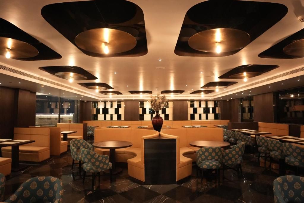 Food & Dining