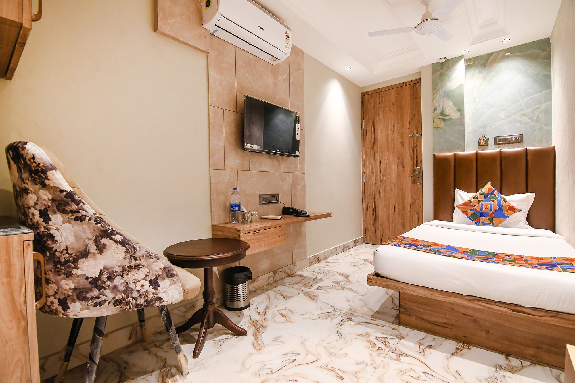 FabHotel Prime Krishna Regency Deluxe Single Room 4