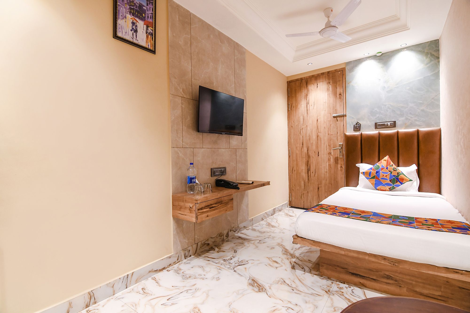 FabHotel Prime Krishna Regency Deluxe Single Room 2