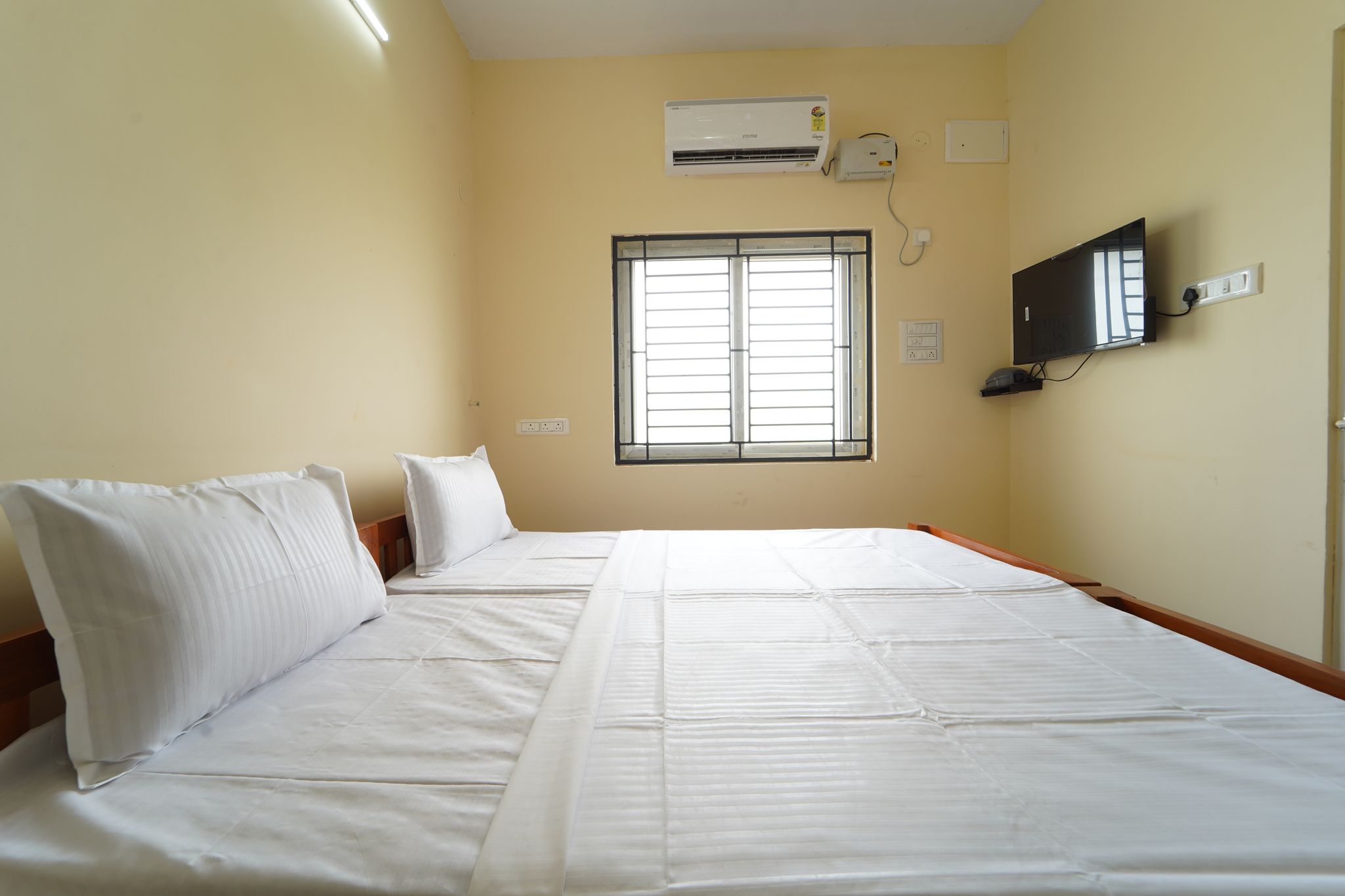 STANDARD AC ROOM