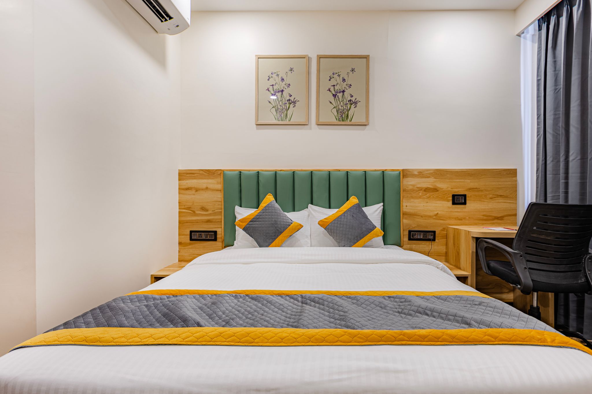 Lemonridge Hotels KPHB Suite Room