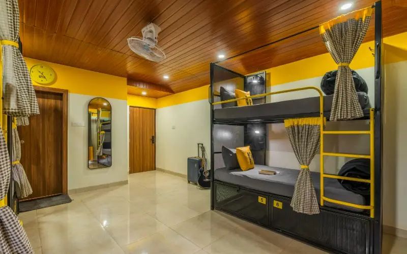 Bed in 6 Bed Mixed Dormitory with Garden View