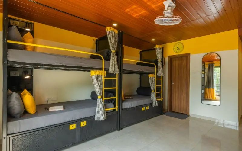 Bed in 6 Bed Mixed Dormitory with Pool View
