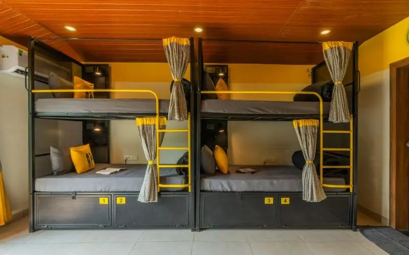 Bed in 6 Bed Mixed Dormitory with Pool View