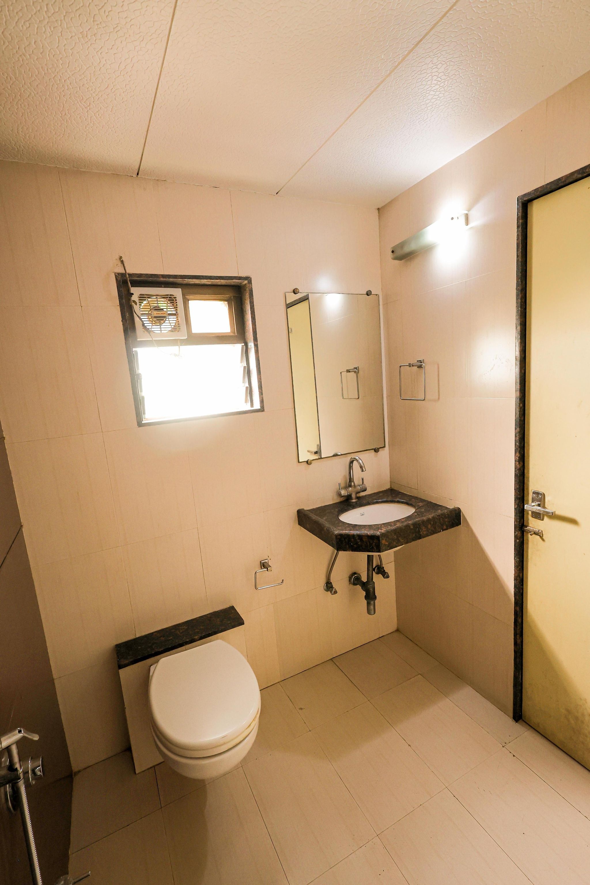 Hotel Apex Ankleshwar Non Ac Deluxe Room 3