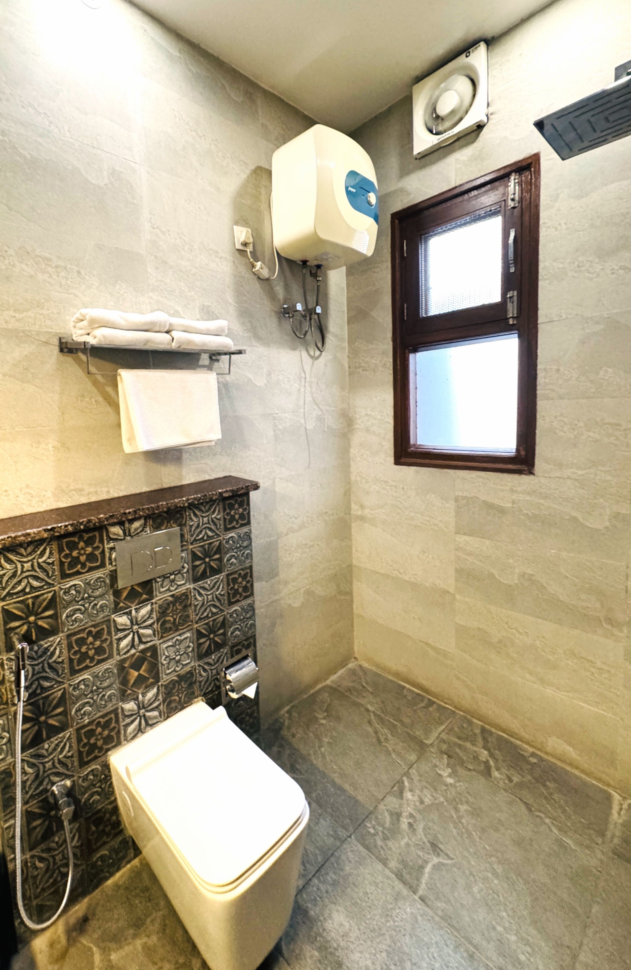 Le Palais Hotel Deluxe Room 7