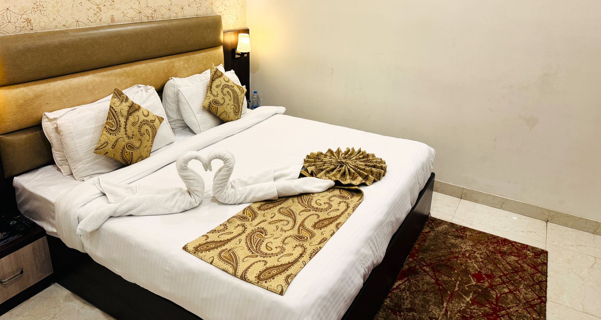 Le Palais Hotel Deluxe Room 2