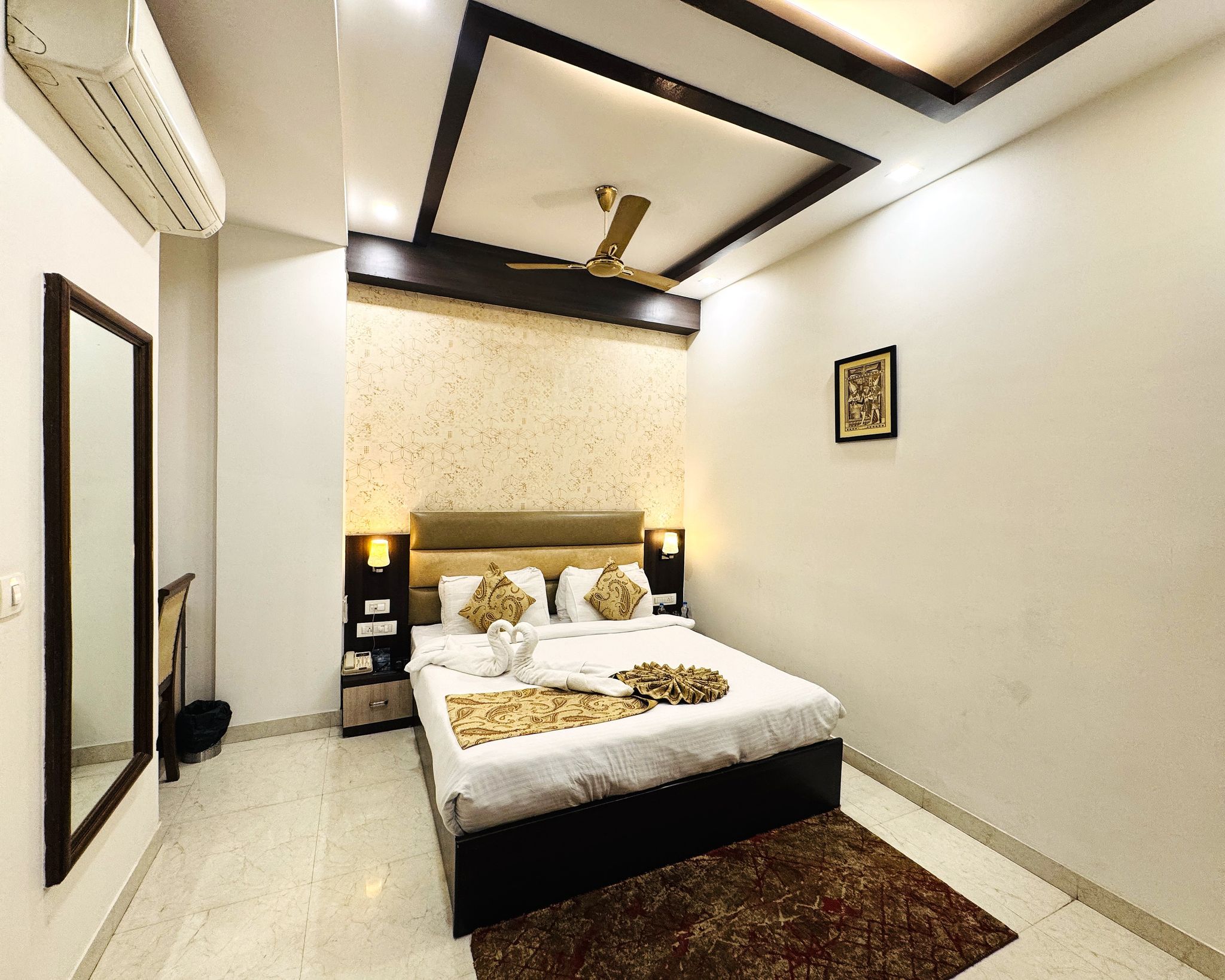 Le Palais Hotel Deluxe Room 4