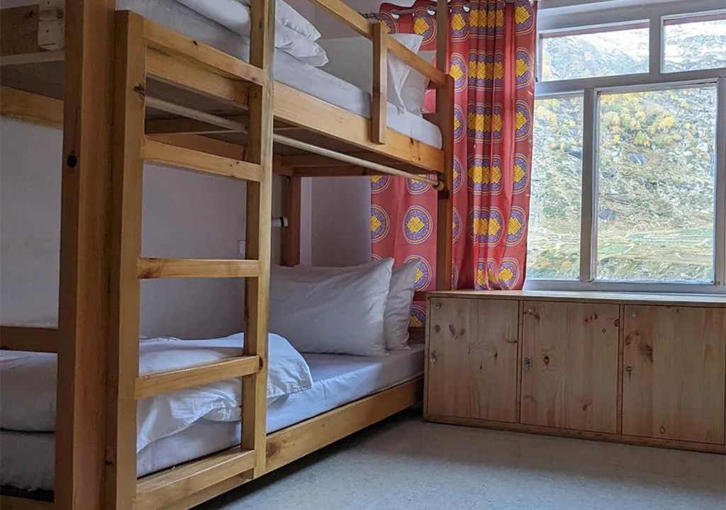 6 Bed Mixed Dorm