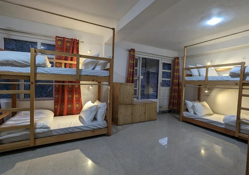 8 Bed Mixed Dorm