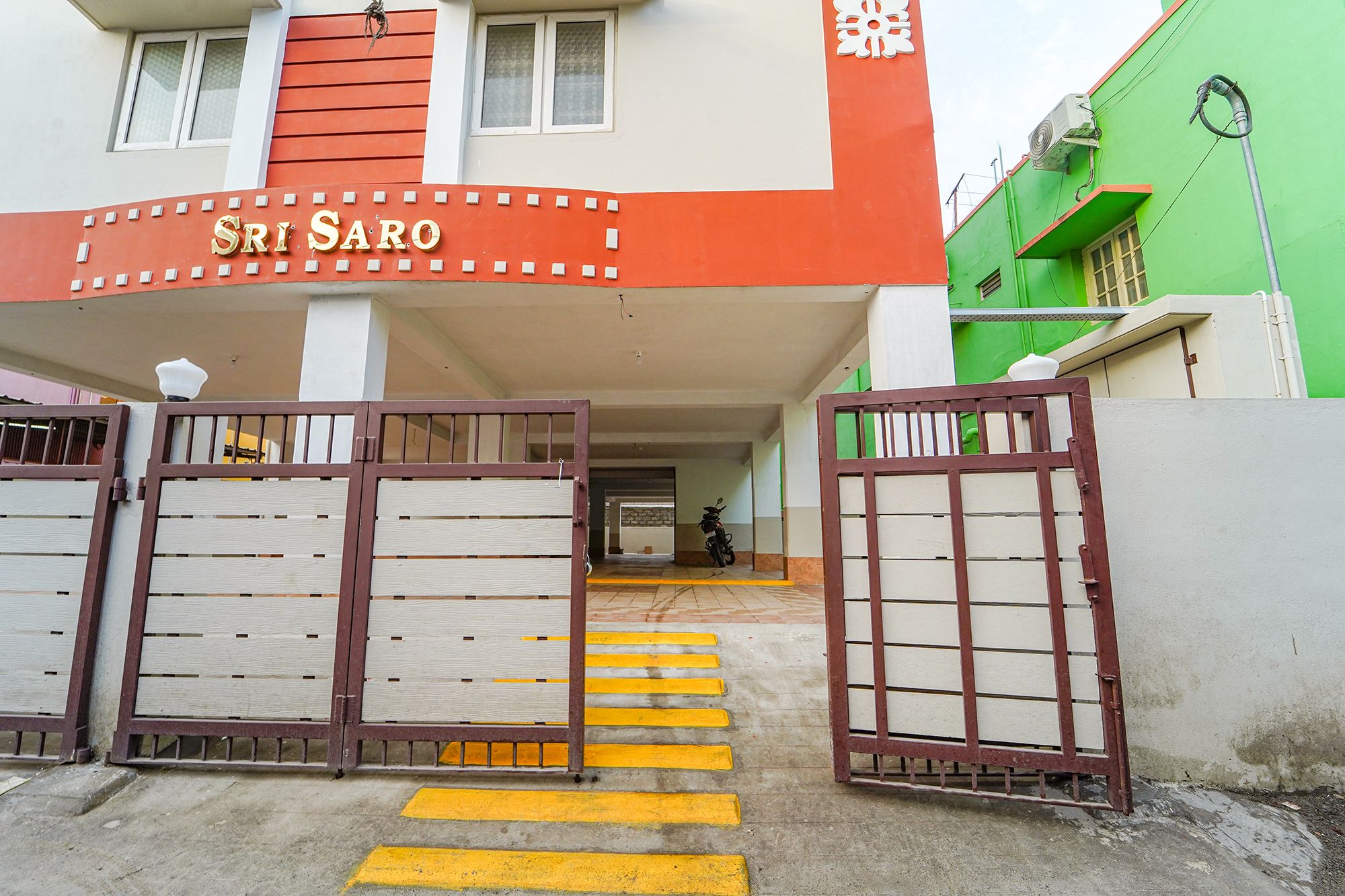 FabHotel Saro Sri Residency
