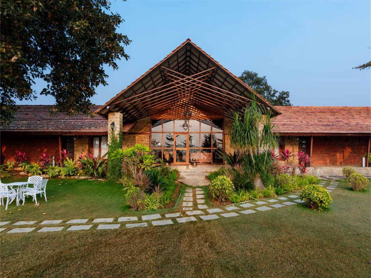 SWARAM LAKE VIEW RESORT