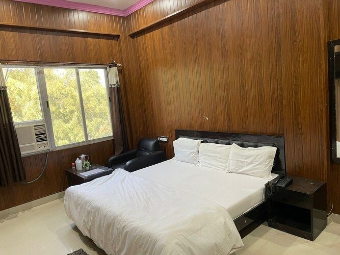 HOTEL MAYA SHYAM Deluxe AC Room 7
