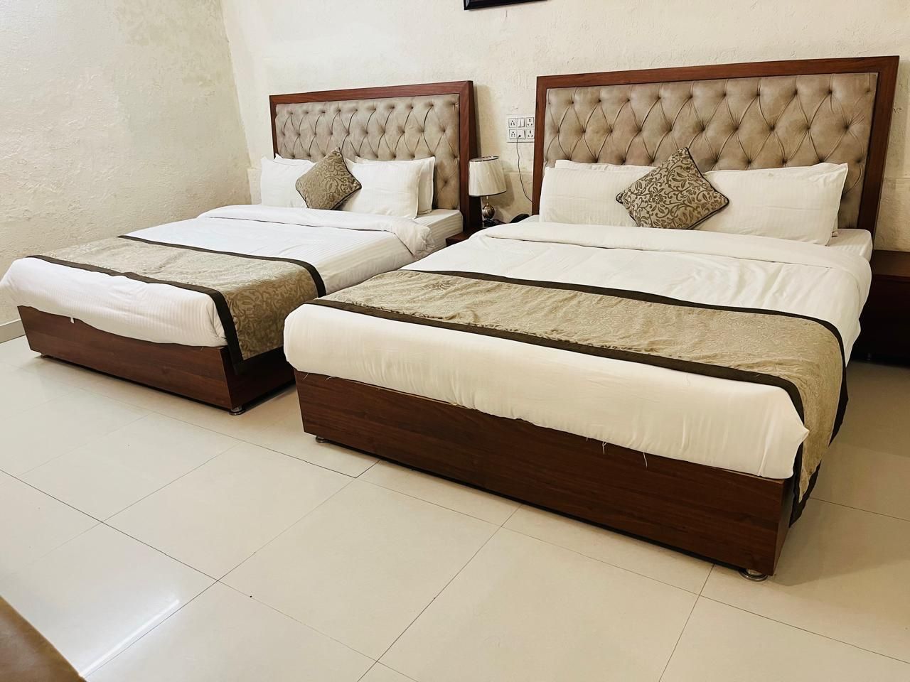 EMPIRE EXECUTIVE ROOM