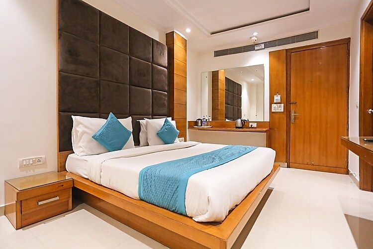 SUIT ROOM WITH AIRPORT DROP OR PIC UP