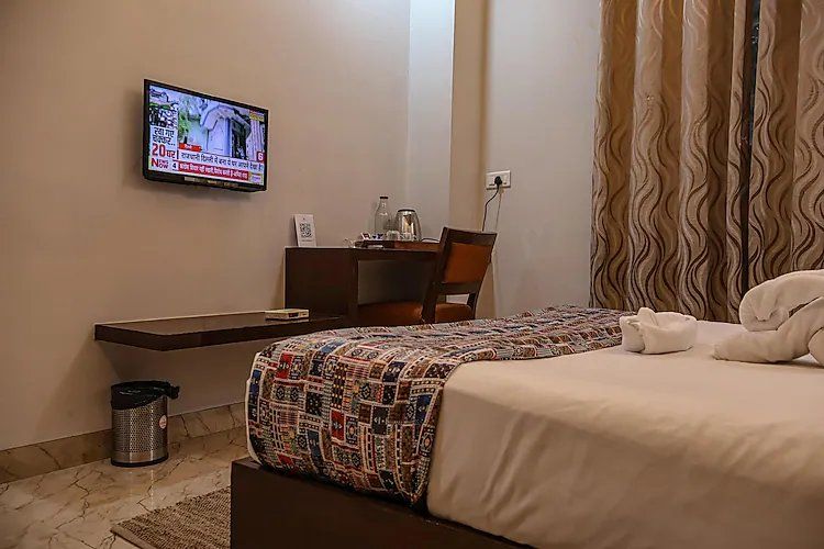 HHW Hotel- Agra Classic Room 5