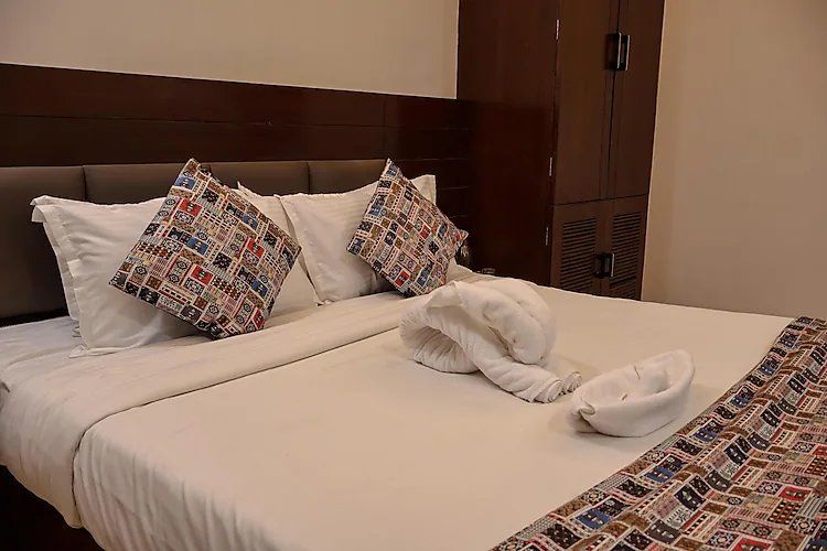 HHW Hotel- Agra Classic Room