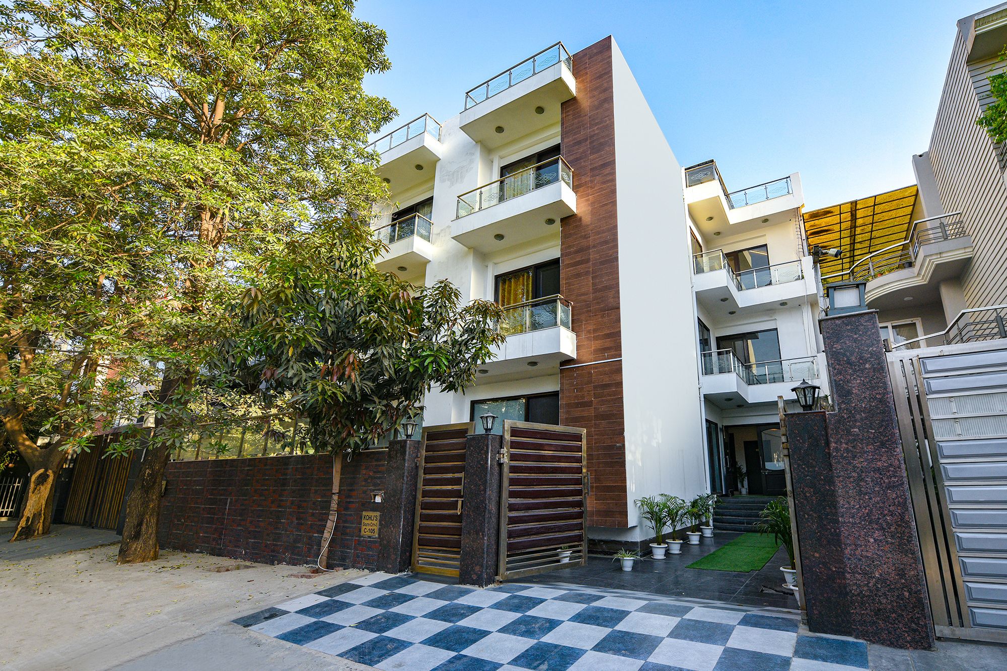 FabHotel Velvet Suites