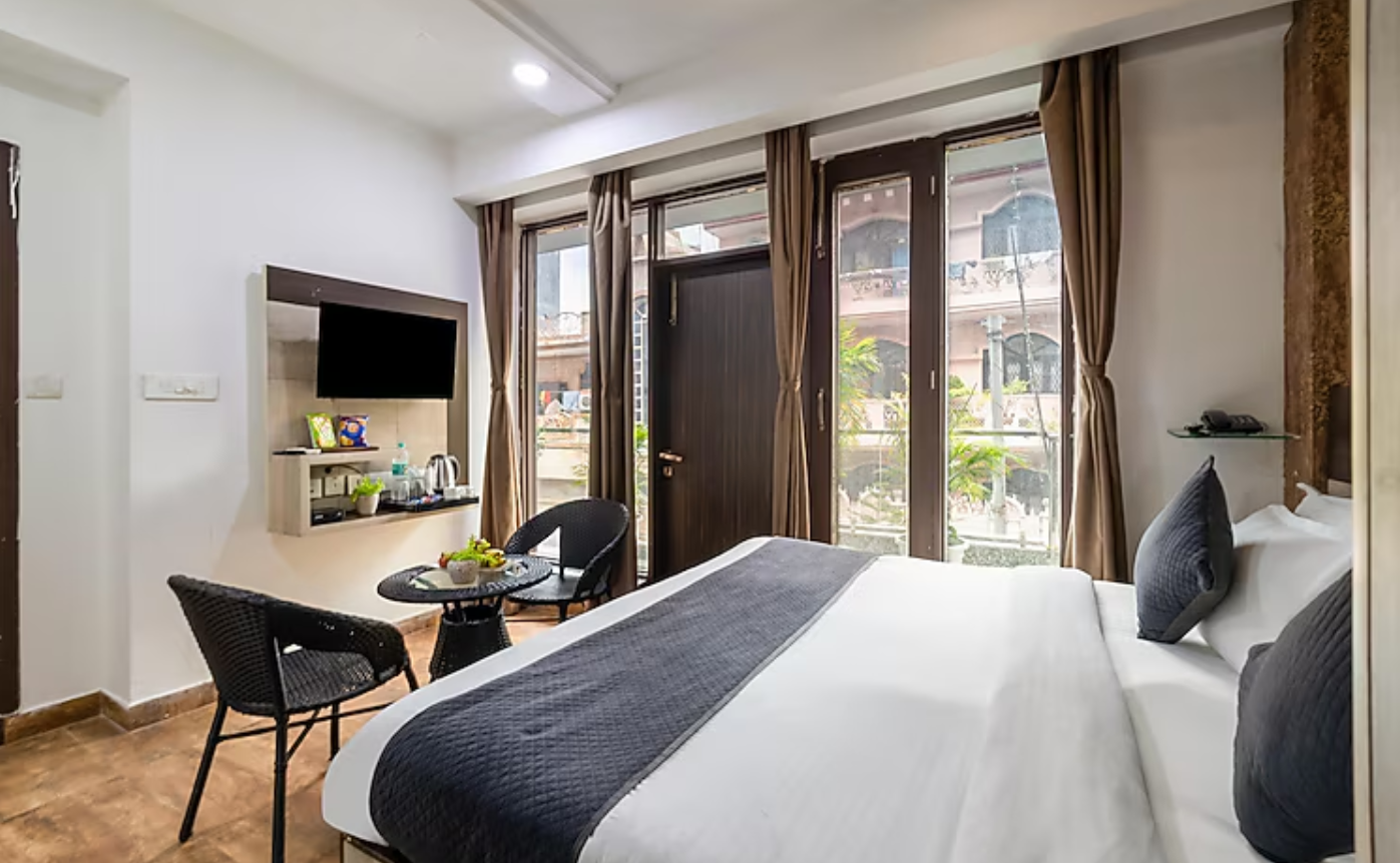 Superior Room with Balcony (City View)