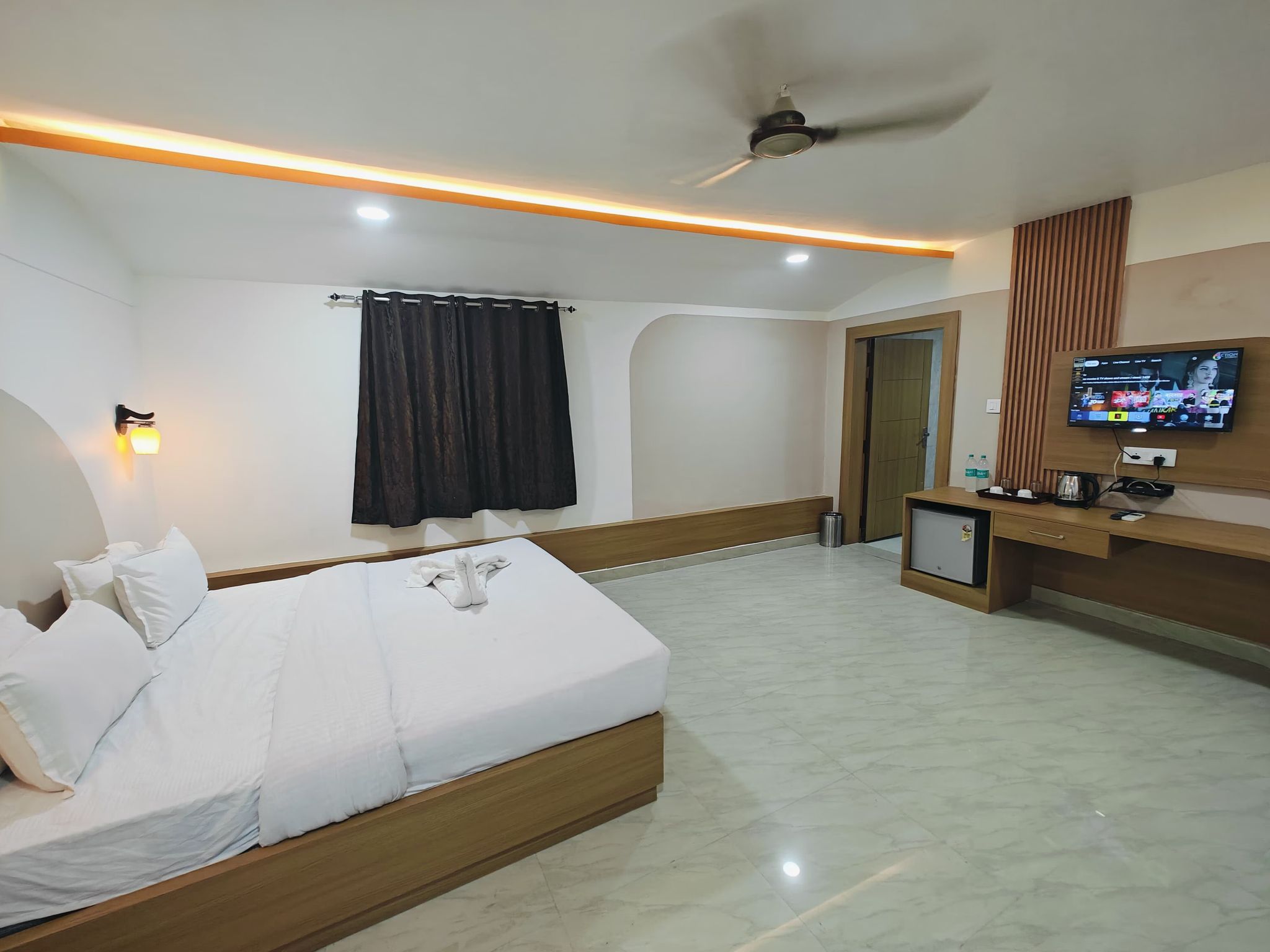 Natures Lap Resort Super Deluxe Room 2