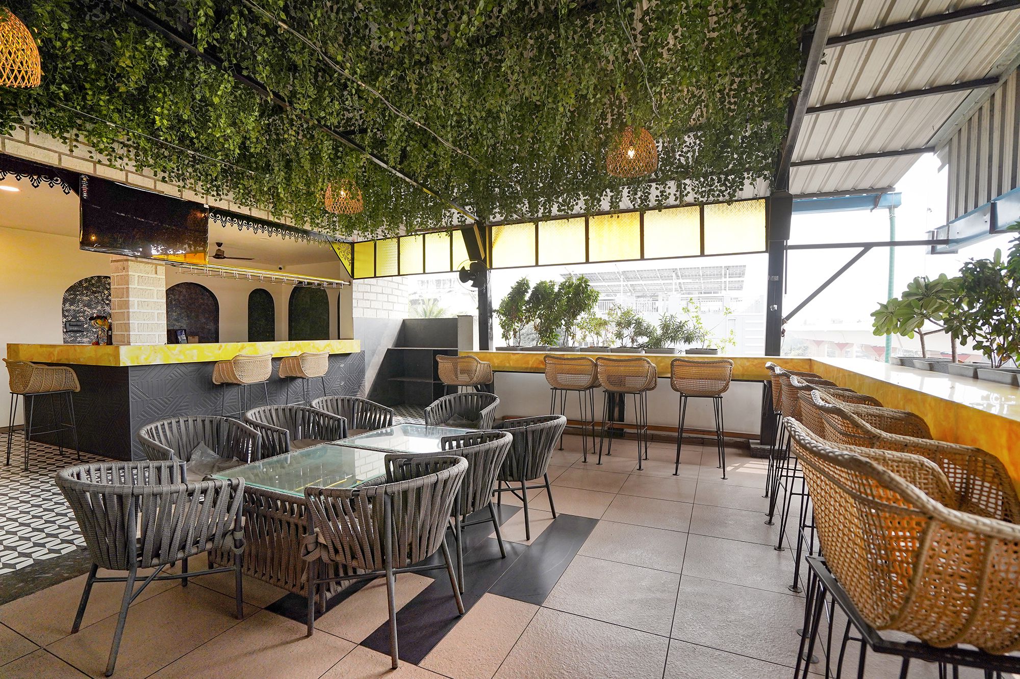 Food & Dining