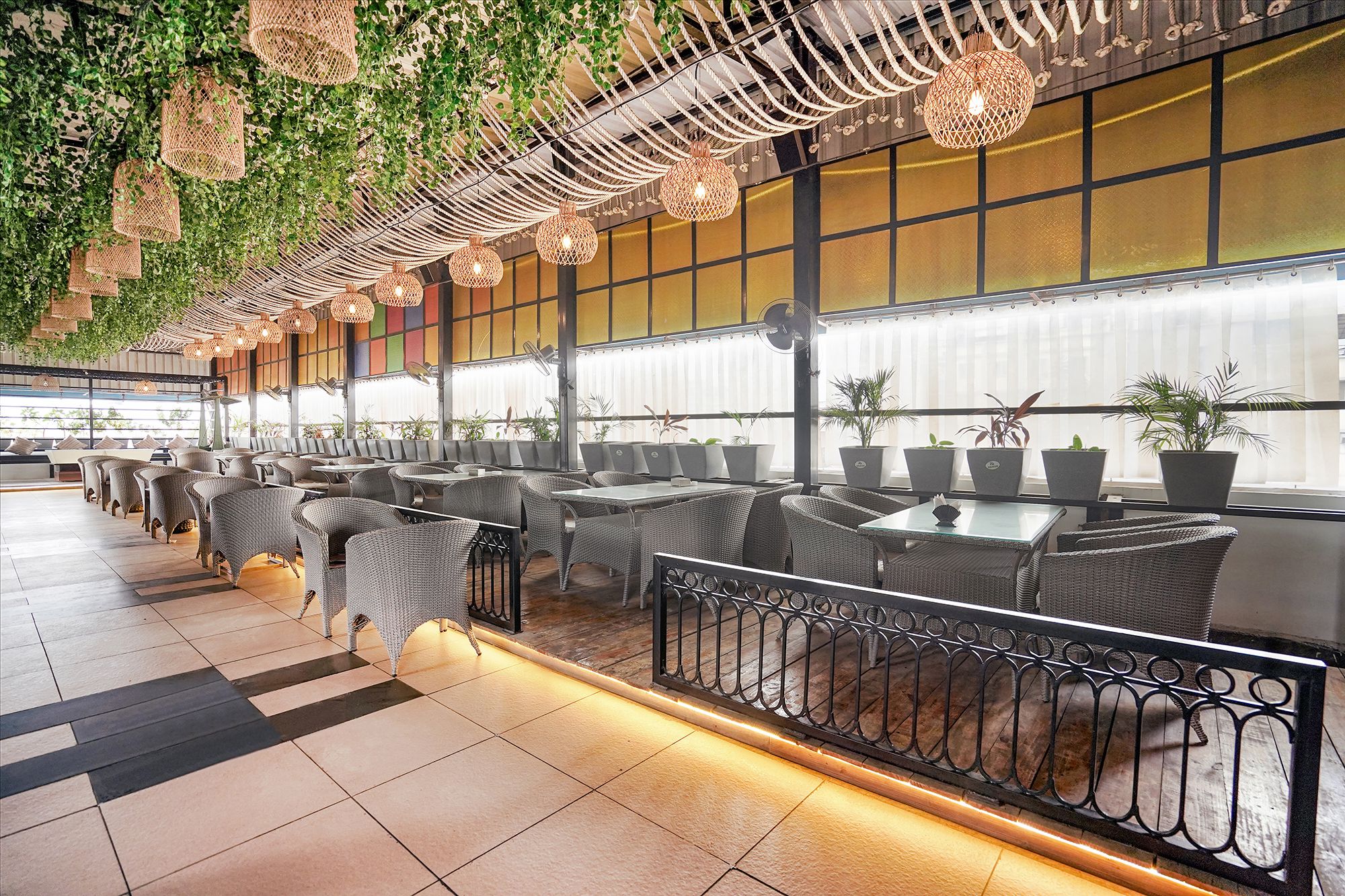 Food & Dining