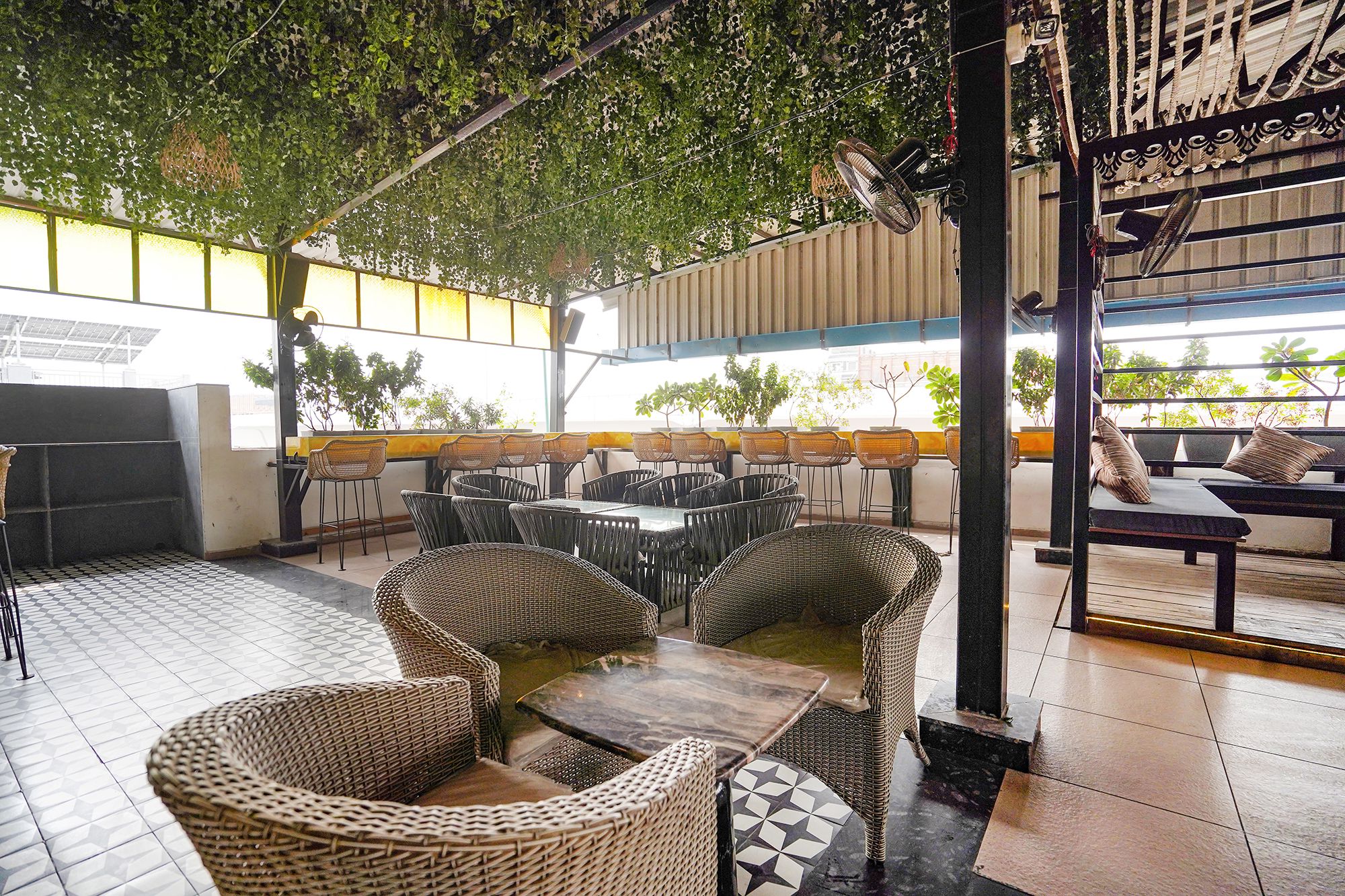 Food & Dining