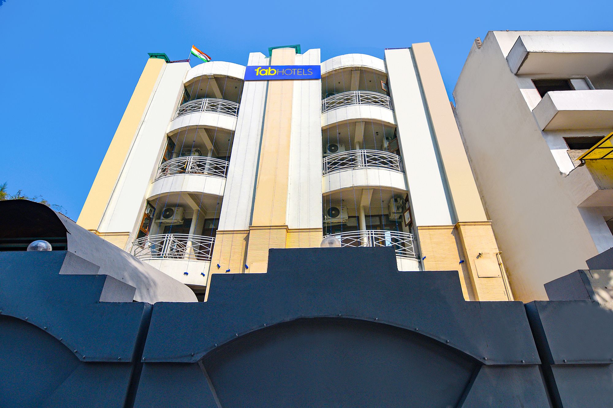  FabHotel Prime Prathana
