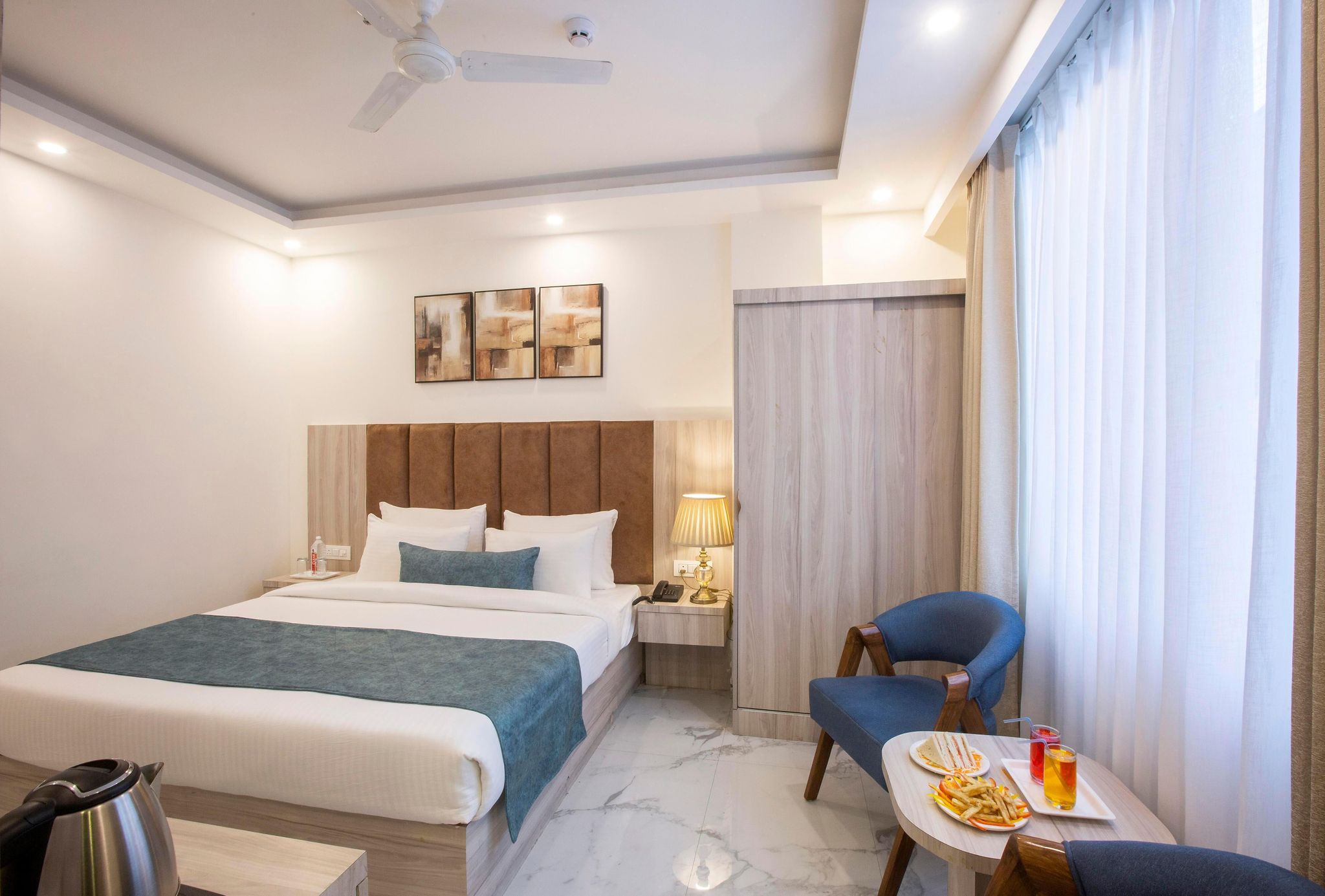 Tripple Bed Room With City View With Airport Drop