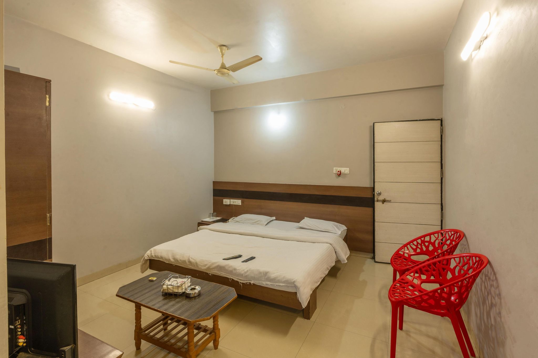 Semi Deluxe I Non AC