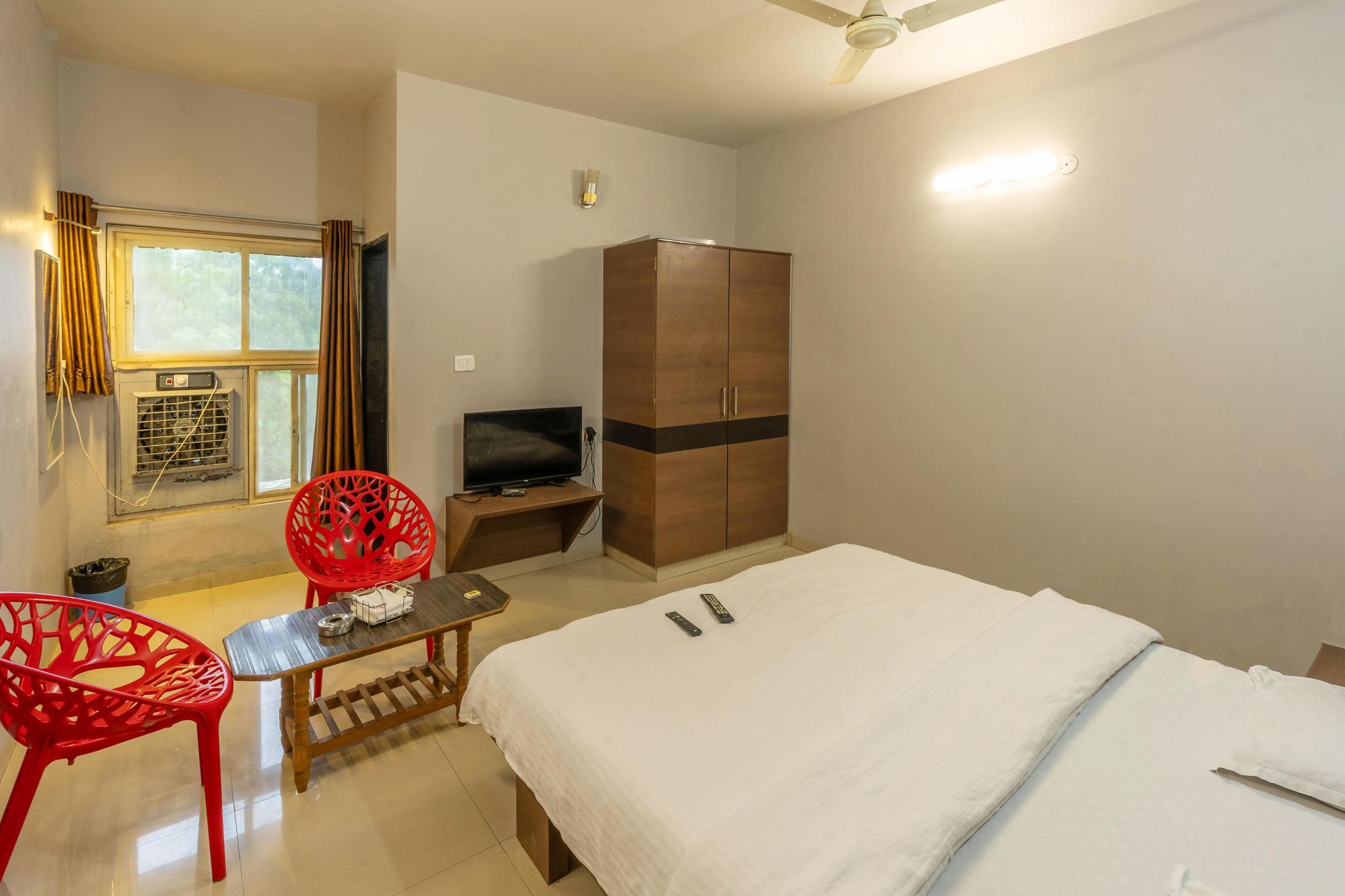 Semi Deluxe I Non AC