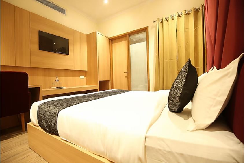 Hotel Nayyar Regency Near Golden Temple Deluxe Room 4