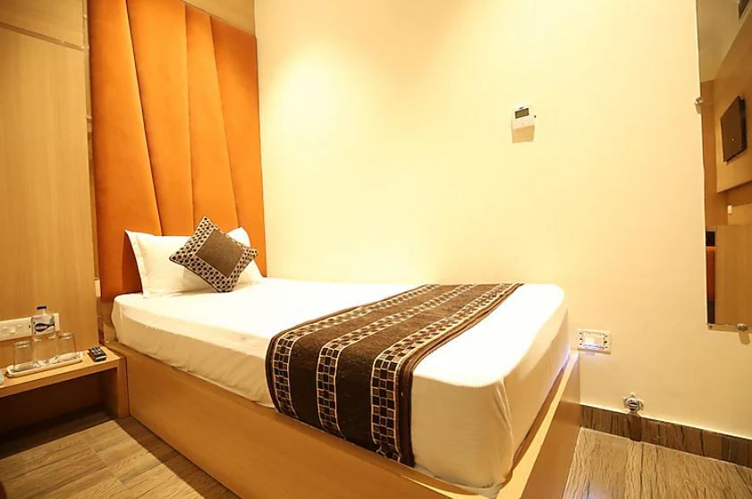 Hotel Nayyar Regency Near Golden Temple Deluxe Room 6