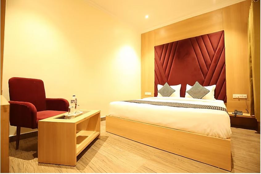 Hotel Nayyar Regency Near Golden Temple Deluxe Room