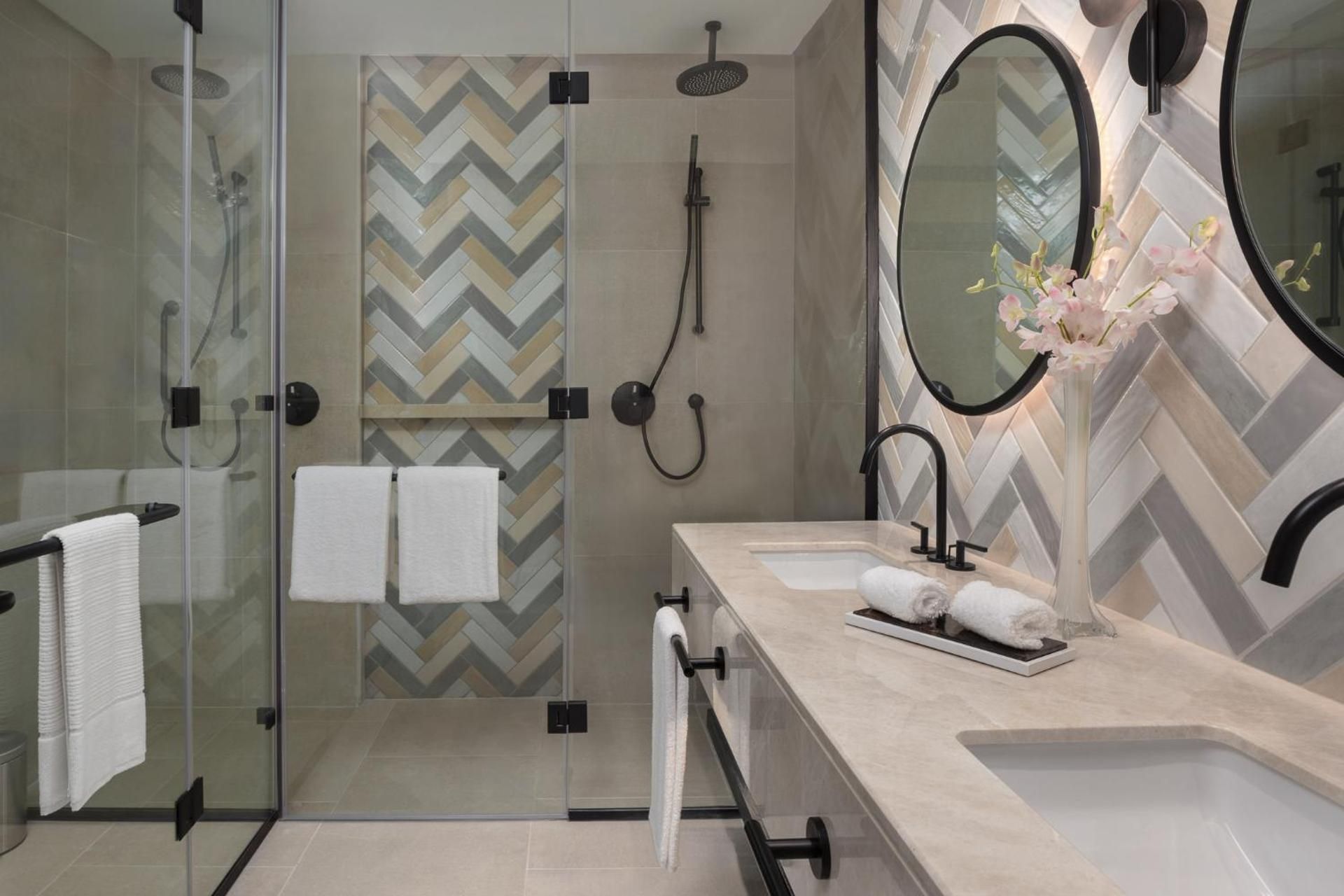 Luxury Queen Room with Two Queen Beds and Garden View