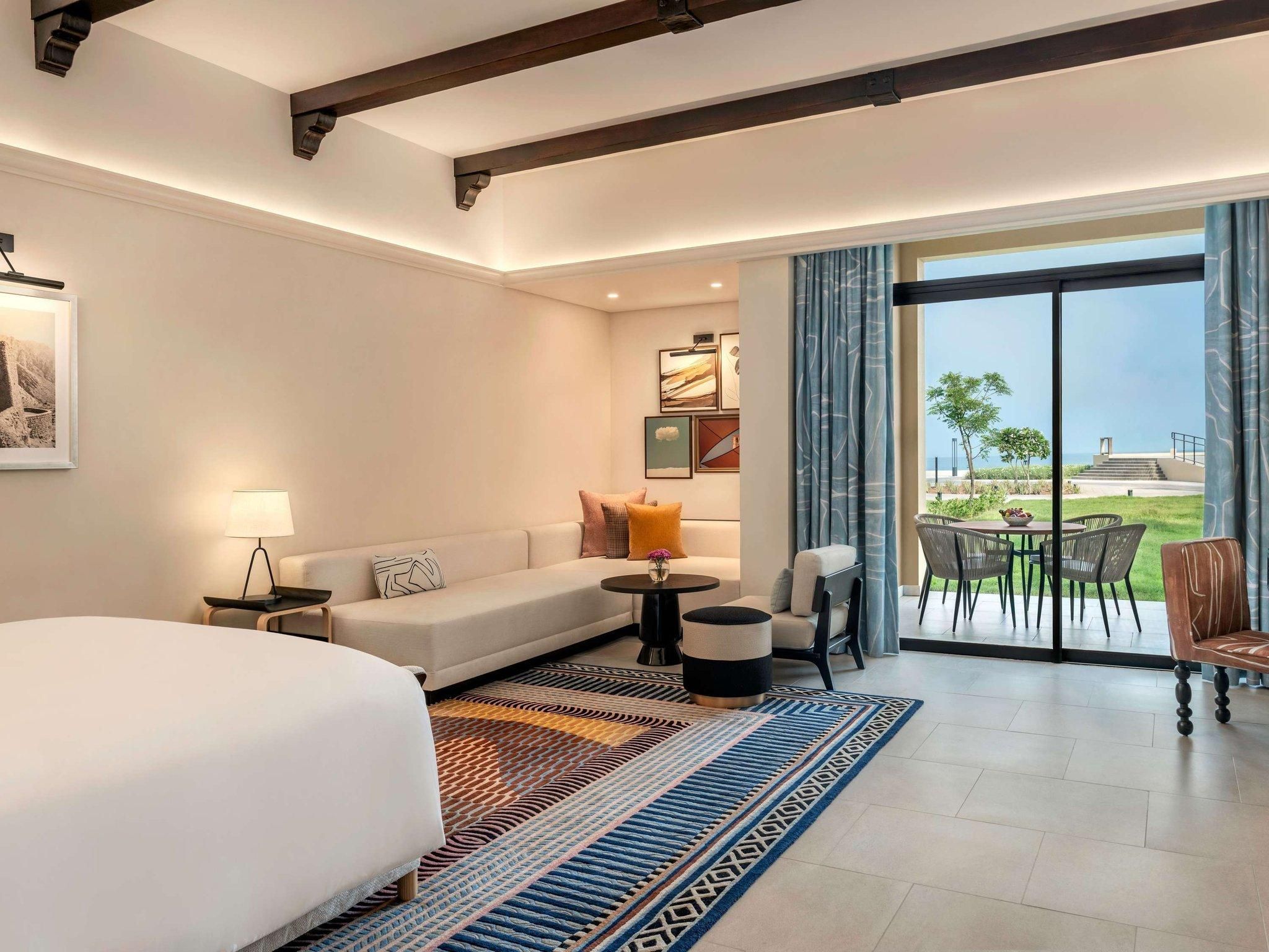 Magnifique One Bedroom Suite, Beachfront, Club Access