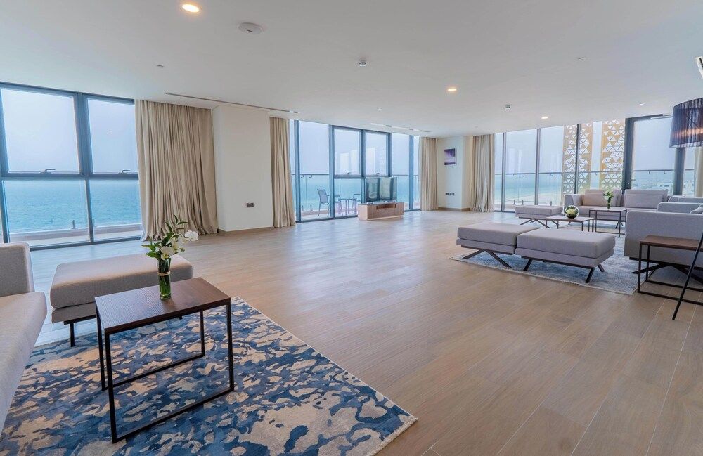 Beach Bay Hotel Mirfa Apartment, 3 Bedrooms, Balcony, Sea View 9