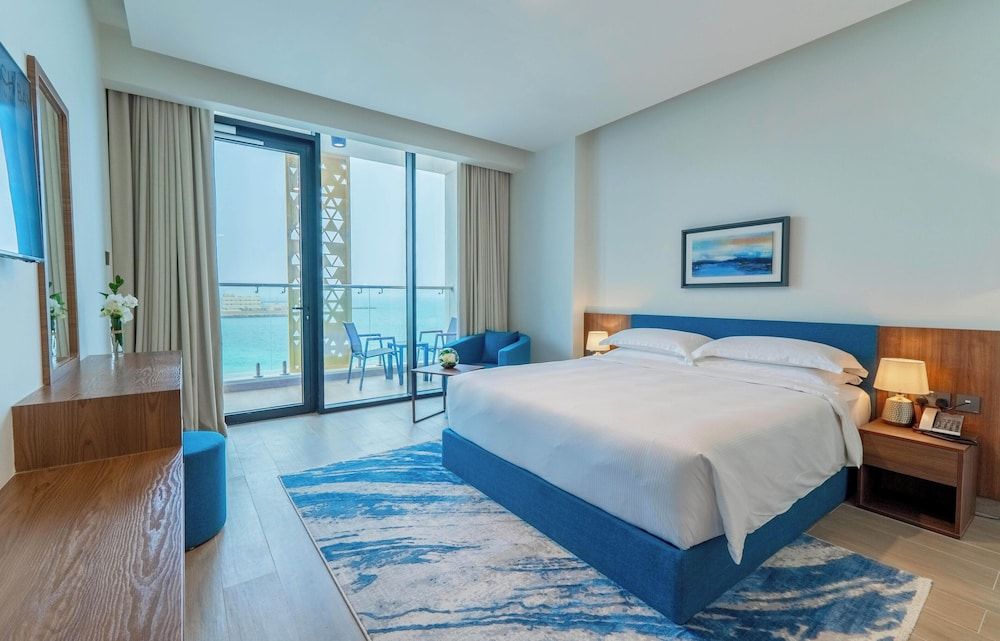 Beach Bay Hotel Mirfa Apartment, 3 Bedrooms, Balcony, Sea View 4