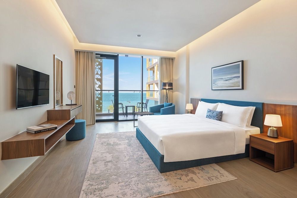 Beach Bay Hotel Mirfa Apartment, 3 Bedrooms, Balcony, Sea View 3