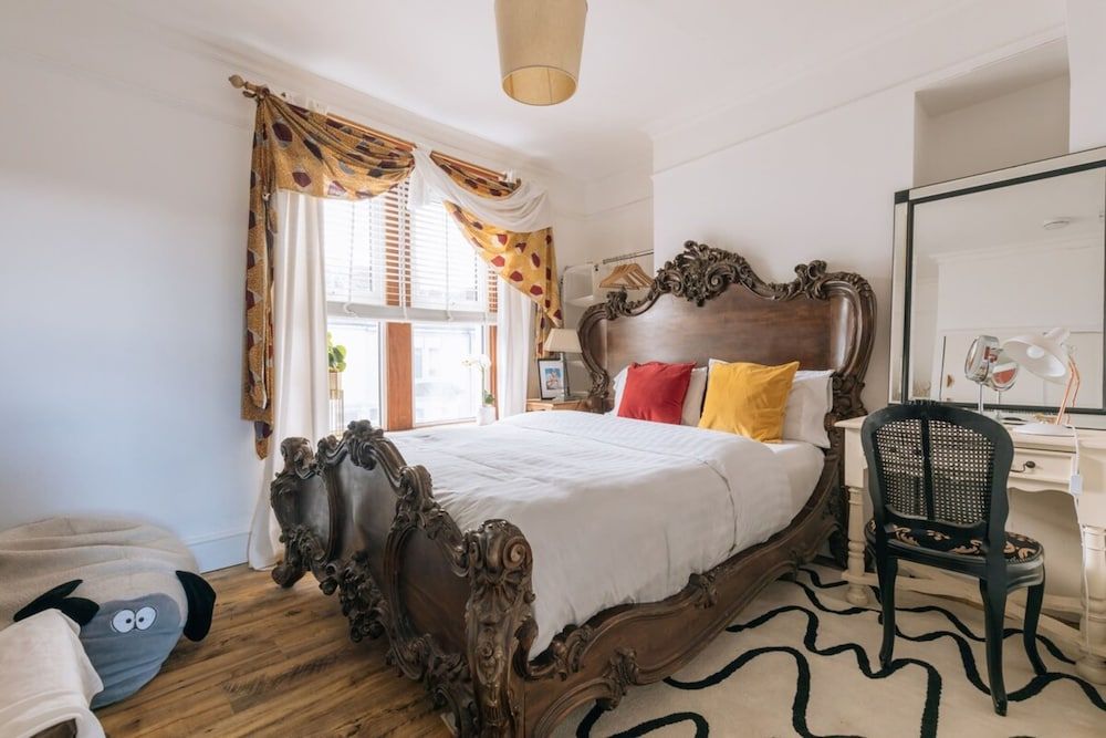 Basic Apartment, Multiple Beds