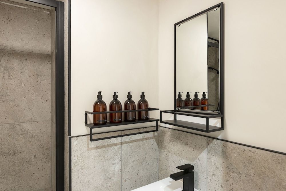 CoalShed Comfort Double Room 8